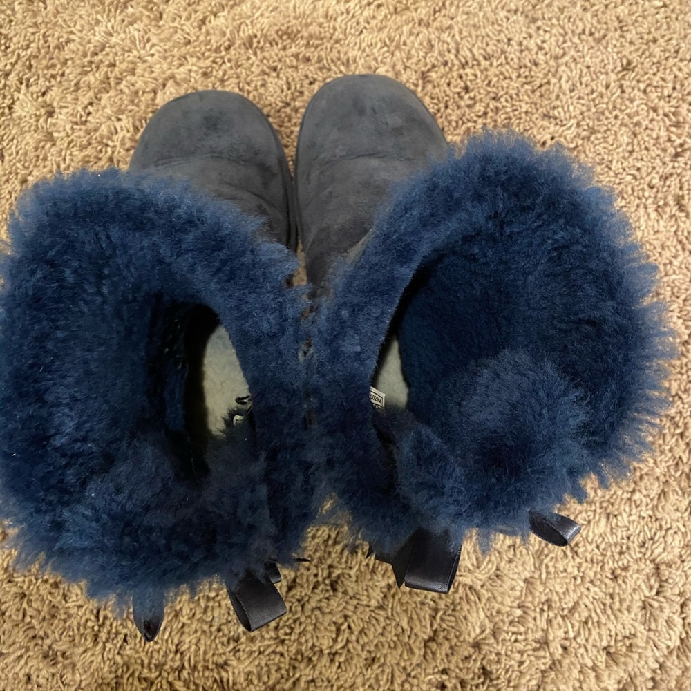 Uggs with bows - Picture 5 of 5